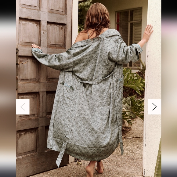FREE PEOPLE Intimately Oasis House Robe in Stone Combo Size m/l xs/S - Picture 2 of 10
